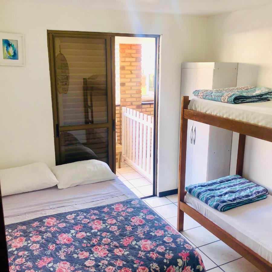 Quatro Ilhas Beach Hostel 봄비나스 외부 사진